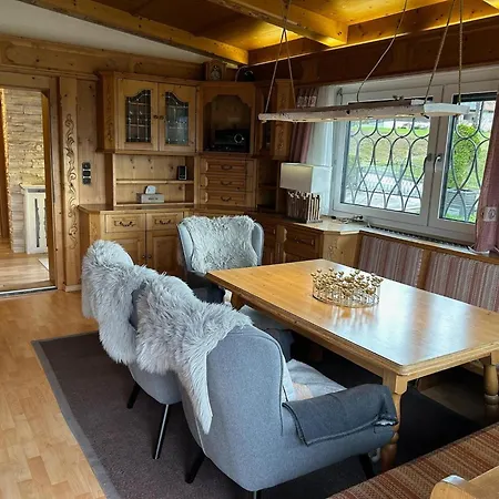 Hébergement de vacances Cozy With Mountain Views