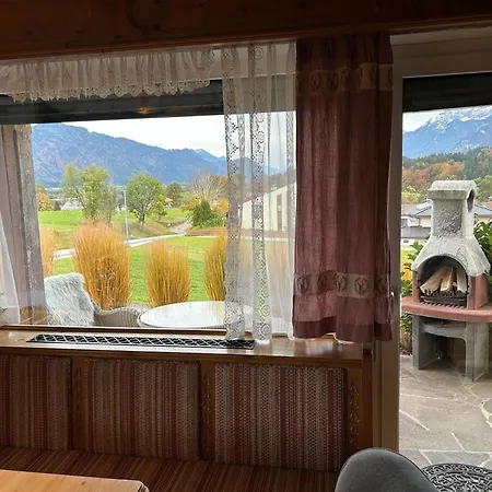 Prázdninový dům Cozy With Mountain Views *