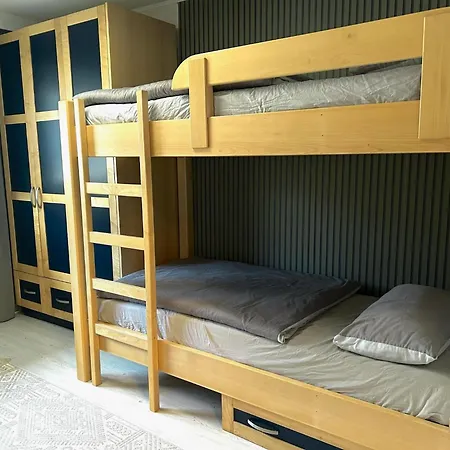 Hébergement de vacances Cozy With Mountain Views *