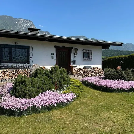 Prázdninový dům Cozy With Mountain Views