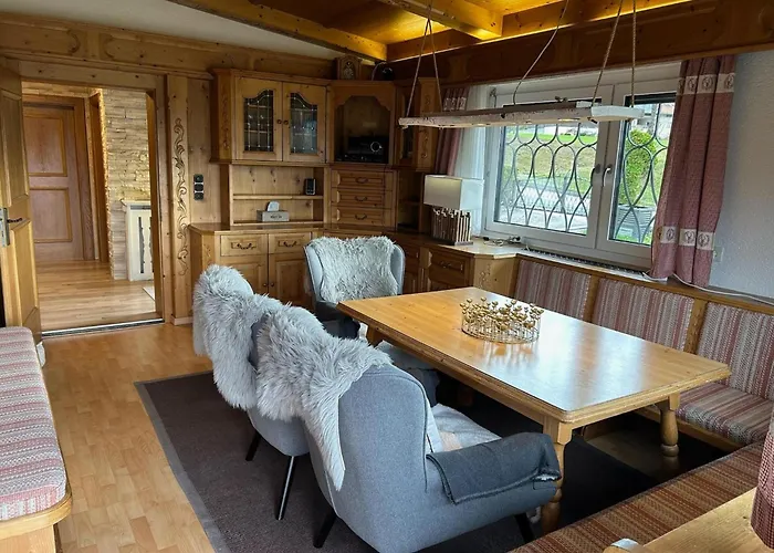 Semesterbostad Cozy With Mountain Views