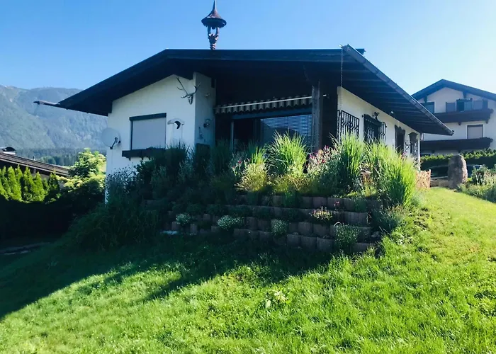 Semesterbostad Cozy With Mountain Views