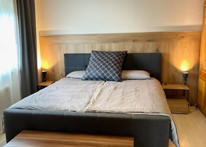 Hébergement de vacances Cozy With Mountain Views *