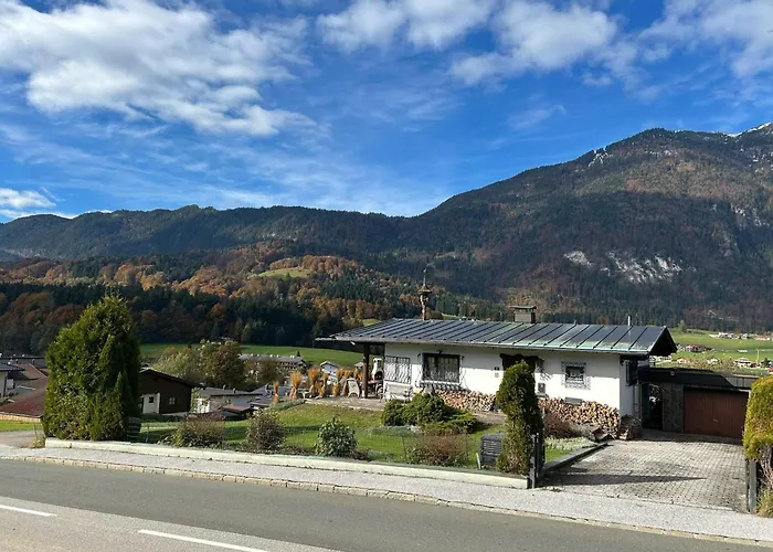 Semesterbostad Cozy With Mountain Views Breitenbach am Inn