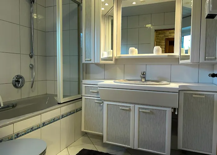 Cozy With Mountain Views Semesterbostad