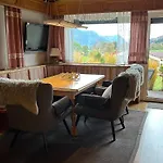 Cozy With Mountain Views *