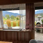 Casa vacanze Cozy With Mountain Views *